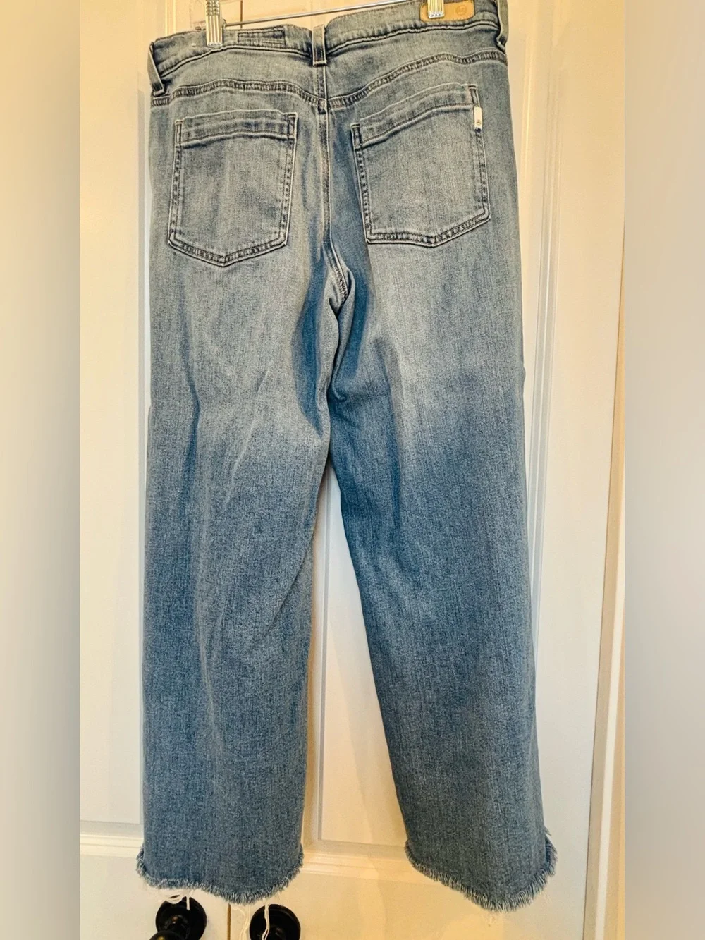 Ag Adriano Goldschmied Light Blue Wide-Leg Crop Jeans - Picture 9 of 9